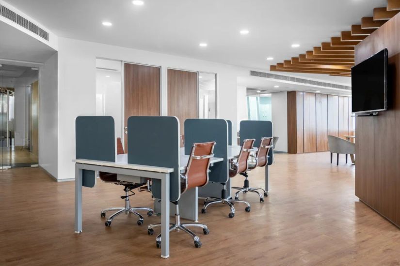 Regus Logix City Center